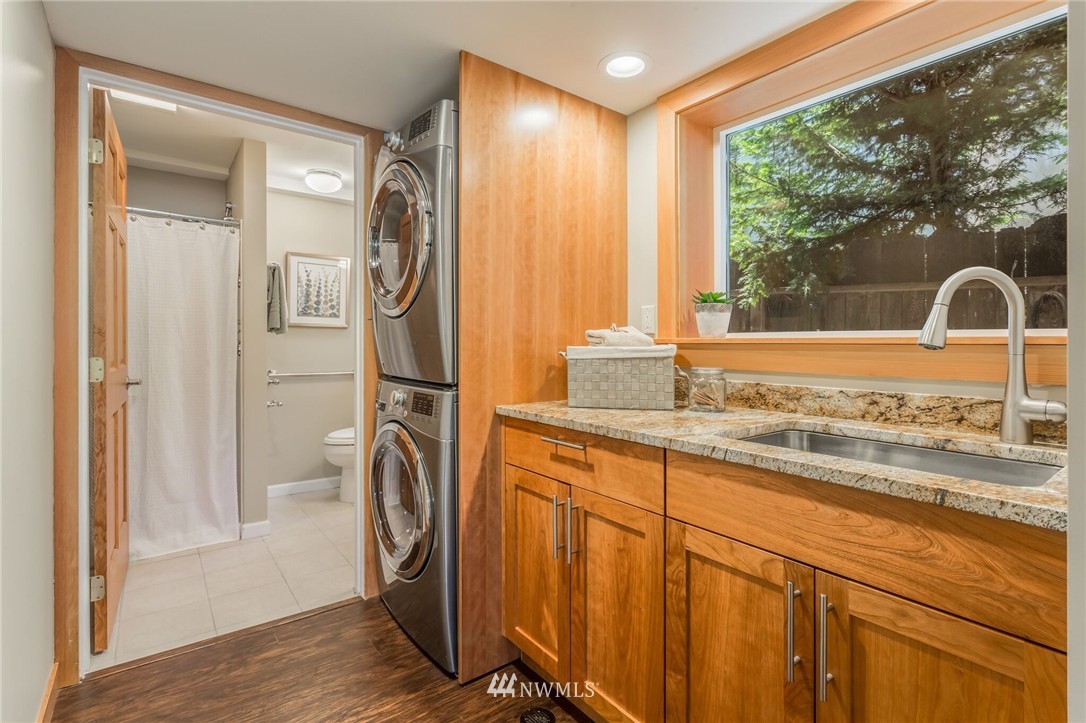 3500 West Commodore Way Seattle, WA 98199 - Photo 21 of 25 a view of a sink and a window