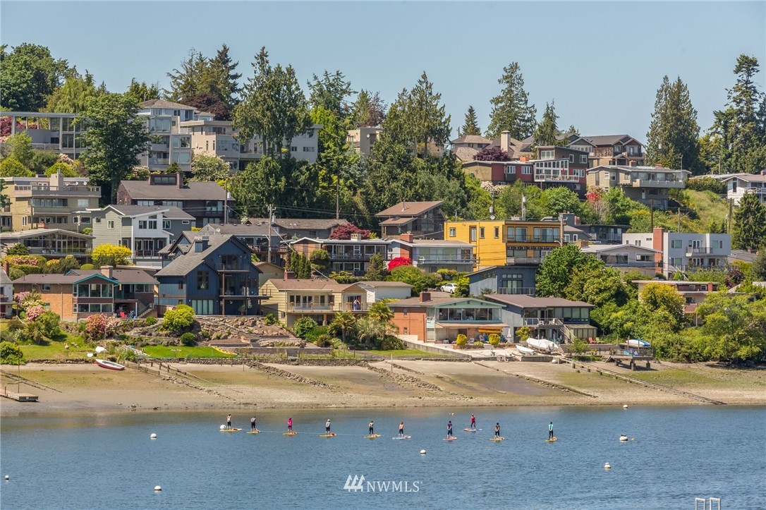 3500 West Commodore Way Seattle, WA 98199 - Photo 22 of 25 a picture of houses with outdoor space