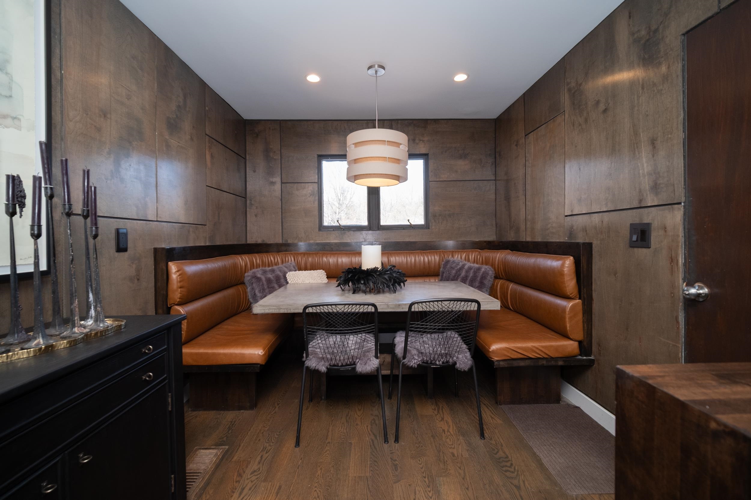 6811 West Gate Road Roscoe, IL 61073 - Photo 11 of 61 a living room with a couch and a wooden floor