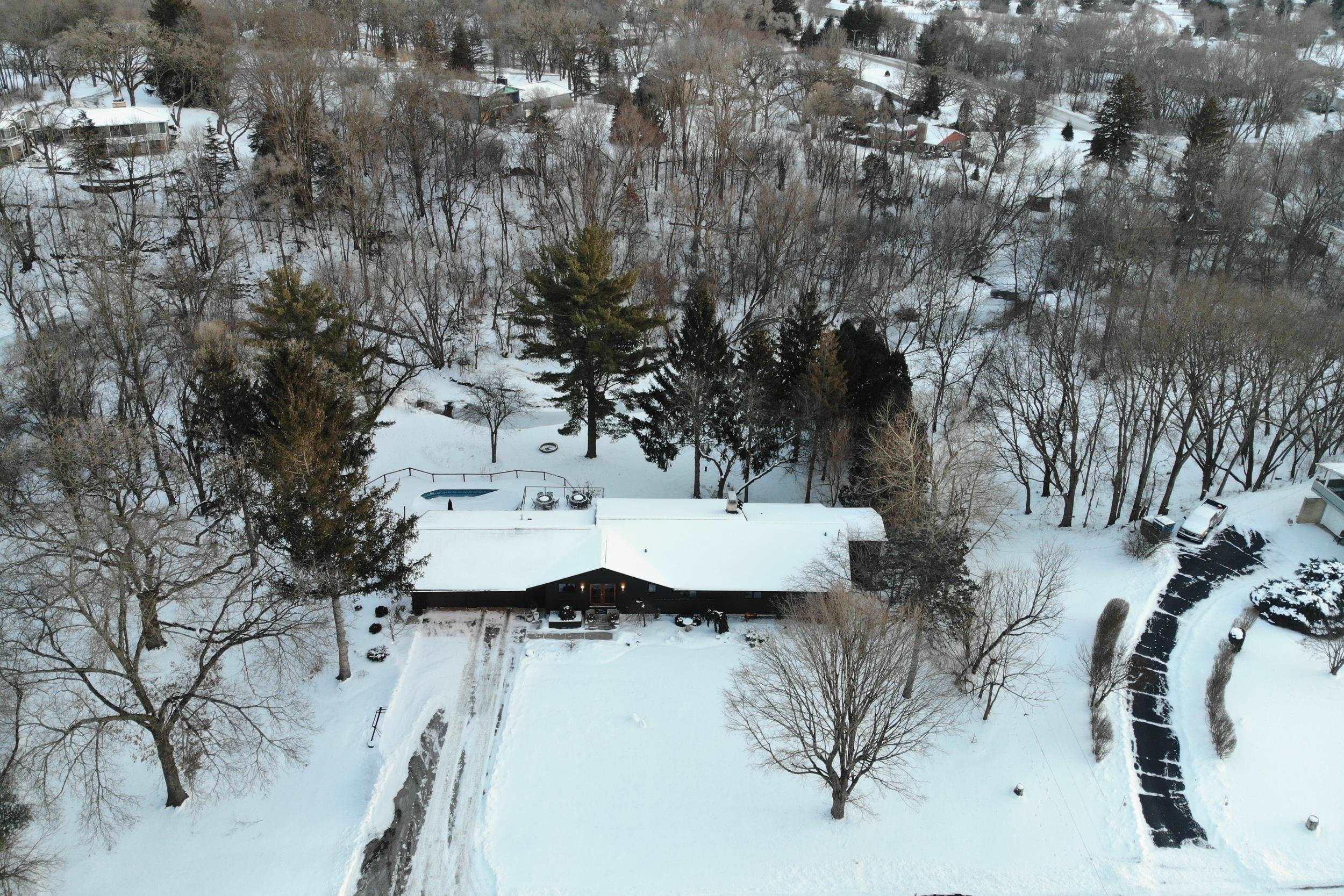 6811 West Gate Road Roscoe, IL 61073 - Photo 2 of 61