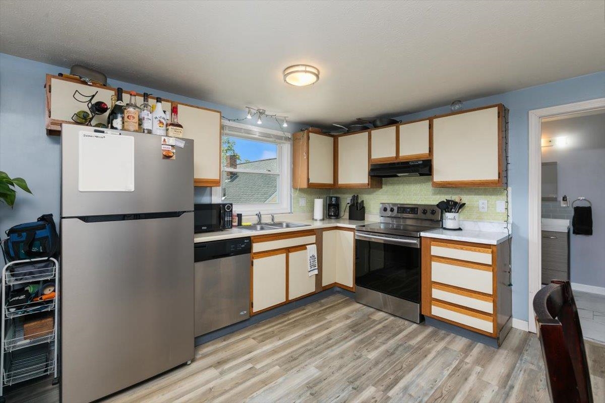 13 Batchelder Avenue, Unit 2 Manchester, NH 03103 - Photo 11 of 25