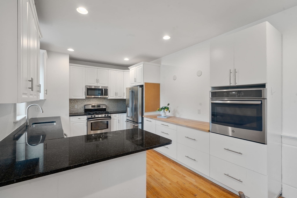155 Oak Street Needham, MA 02492 - Photo 9 of 32