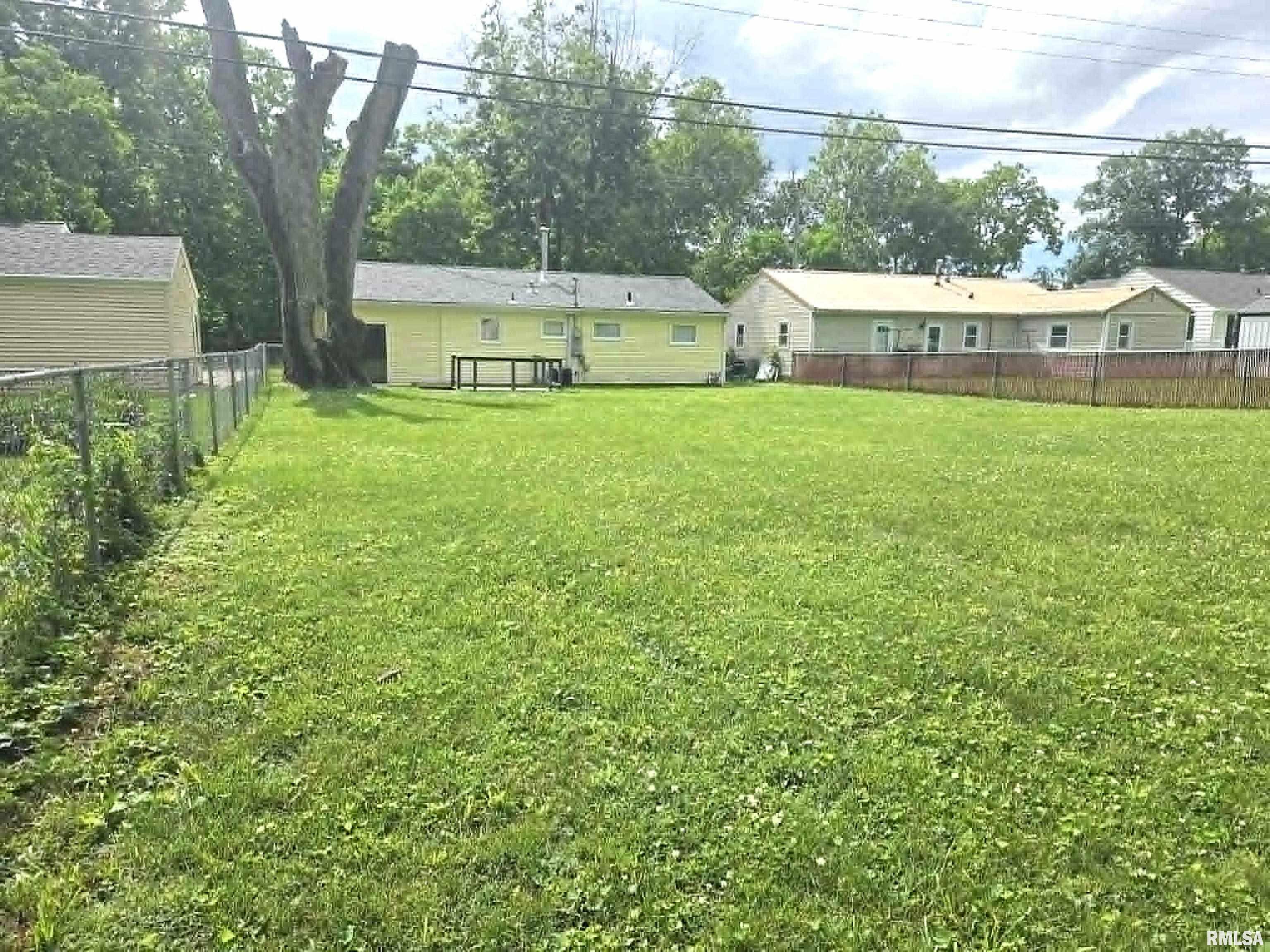 1913 South 12th Street Quincy, IL 62301 - Photo 16 of 20