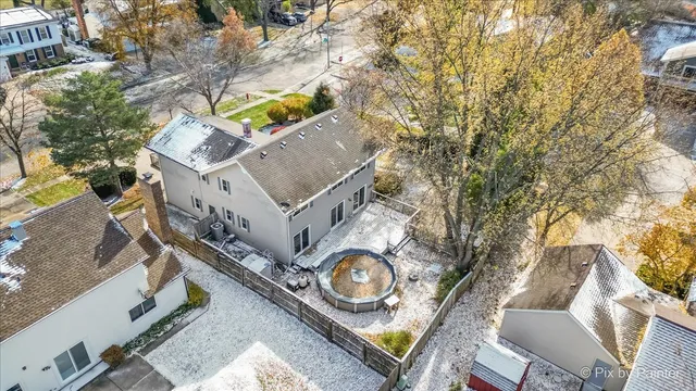 $425,000 | 900 Sarasota Lane, Crystal Lake, IL 60014