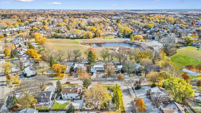 $425,000 | 900 Sarasota Lane, Crystal Lake, IL 60014