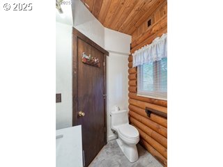 67930 East Stage Stop Road Welches, OR 97067 - Photo 23 of 43 a bathroom with a toilet and a shower