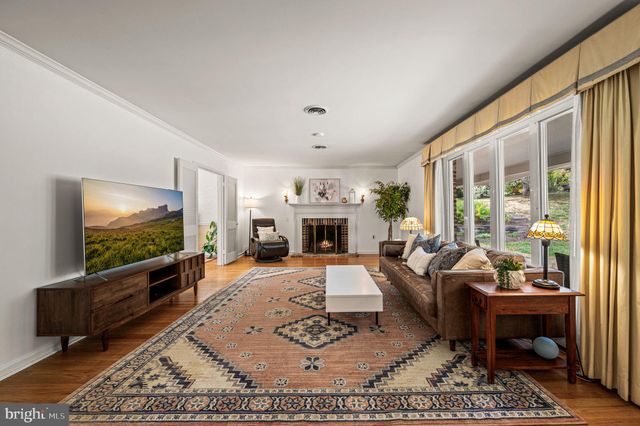 $790,000 | 5 Buttonwood Way, Rose Valley, PA 19063