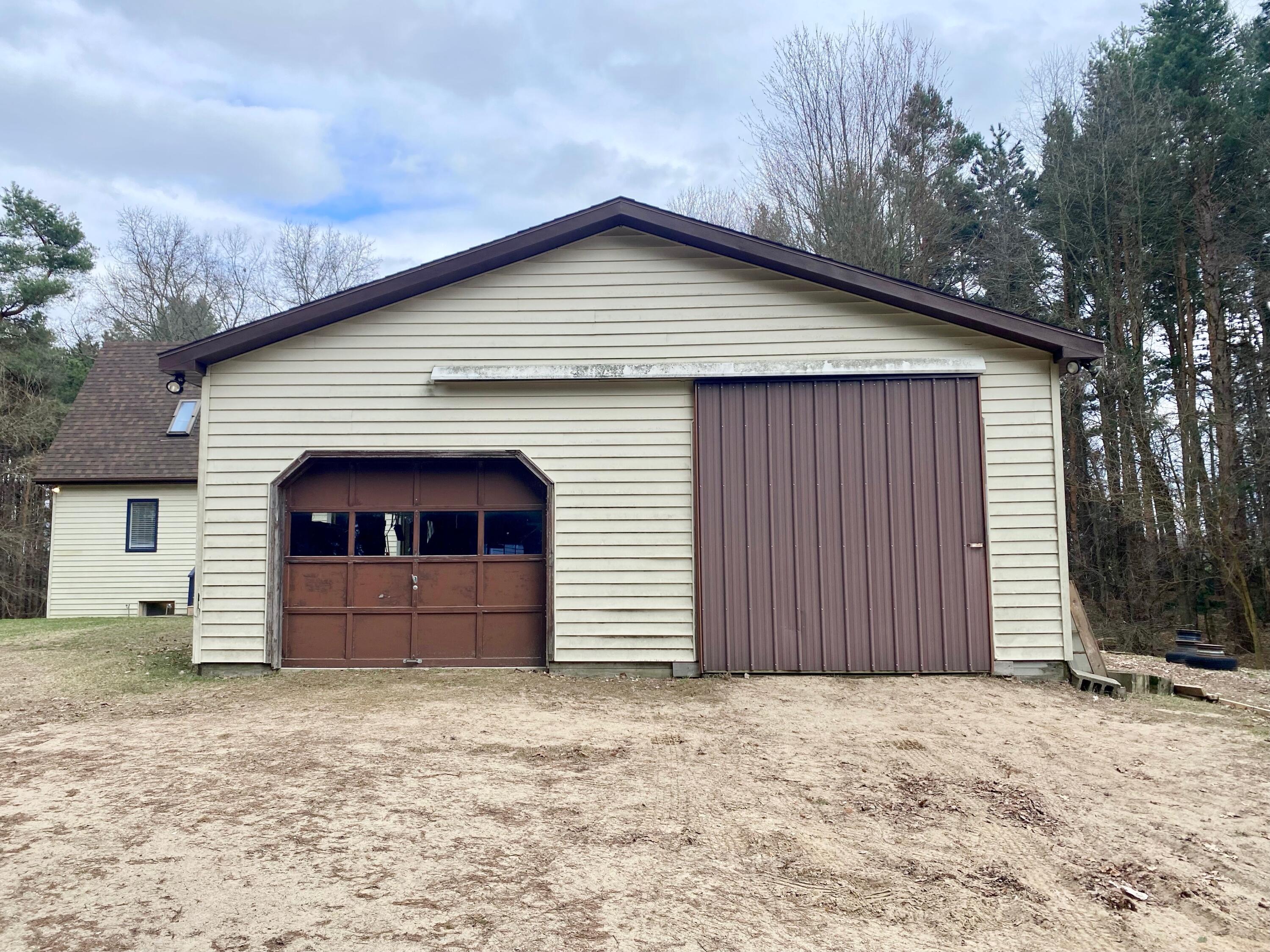 2784 Edgar Road Edmore, MI 48829 - Photo 3 of 20 Sopers-19