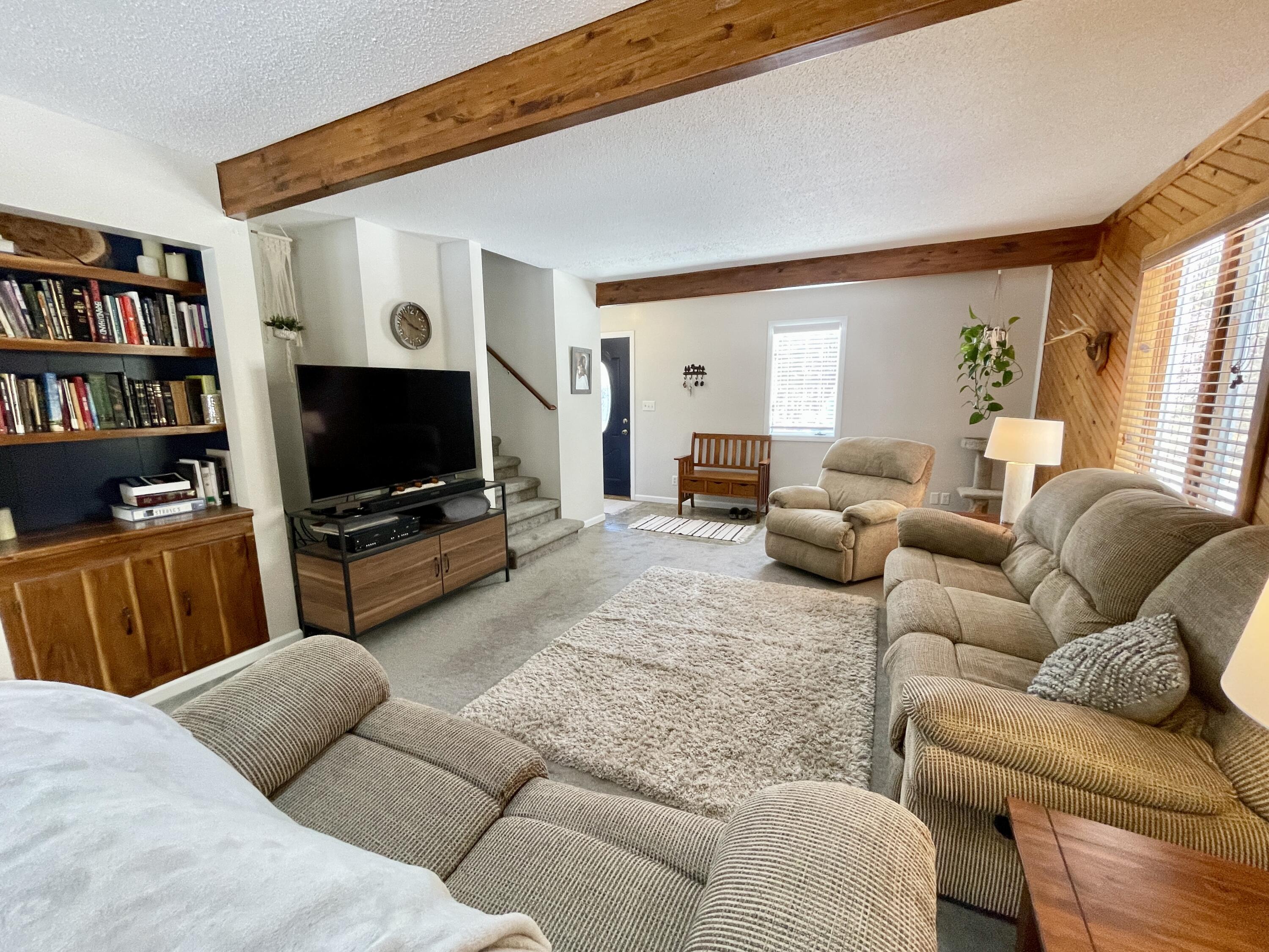2784 Edgar Road Edmore, MI 48829 - Photo 5 of 20 Sopers-16