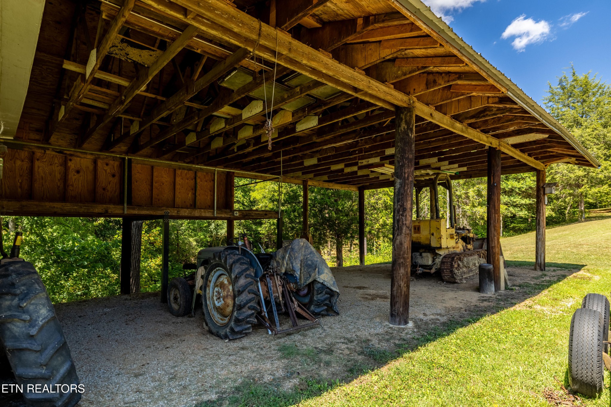 3865 Ballplay Road Tellico Plains, TN 37385 - Photo 11 of 46