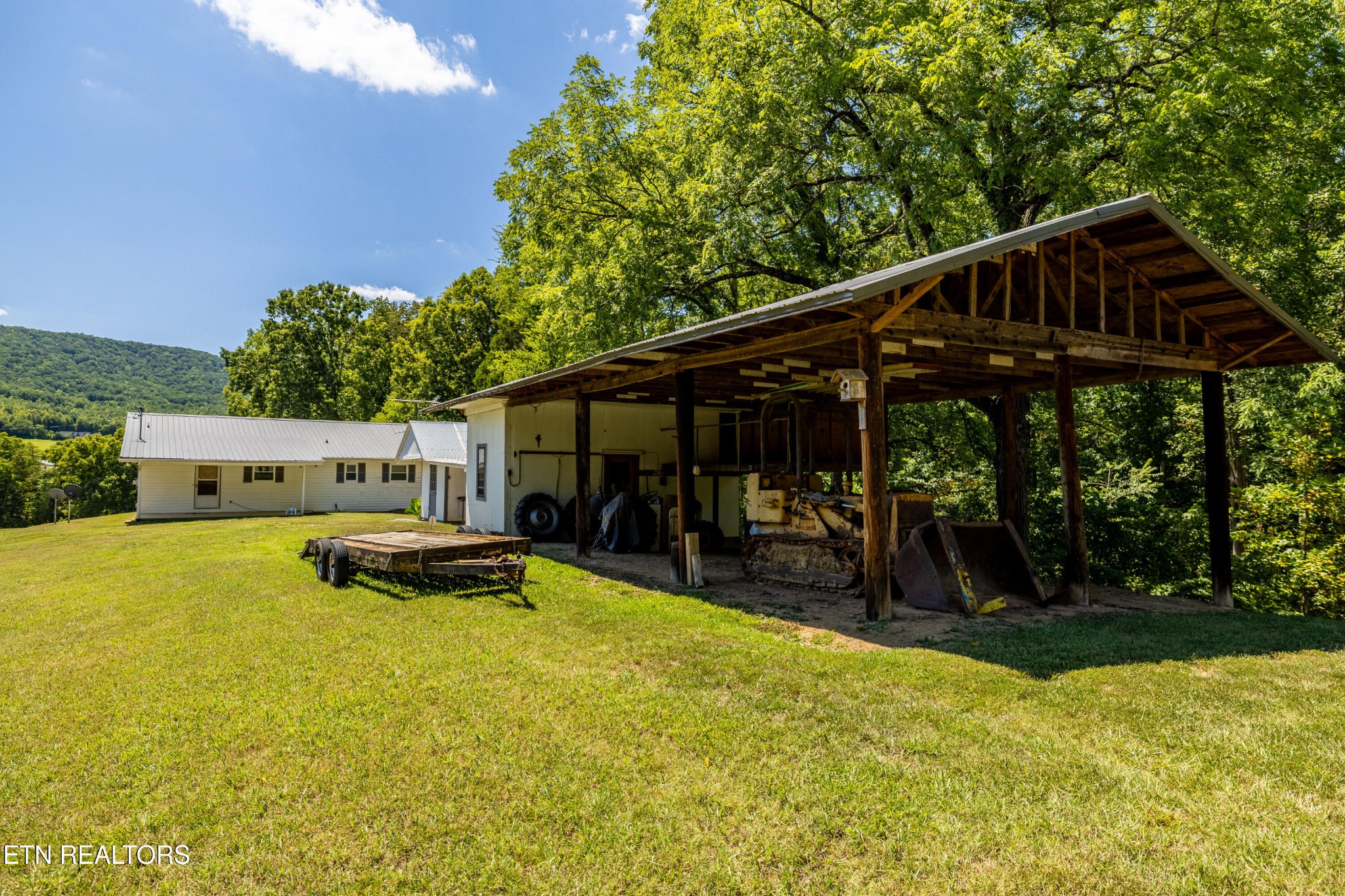 3865 Ballplay Road Tellico Plains, TN 37385 - Photo 12 of 46