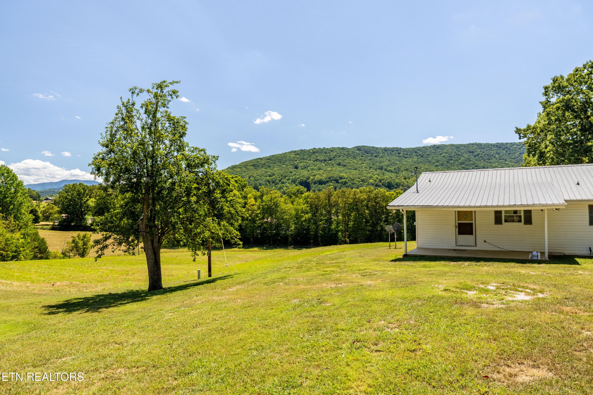 3865 Ballplay Road Tellico Plains, TN 37385 - Photo 13 of 46