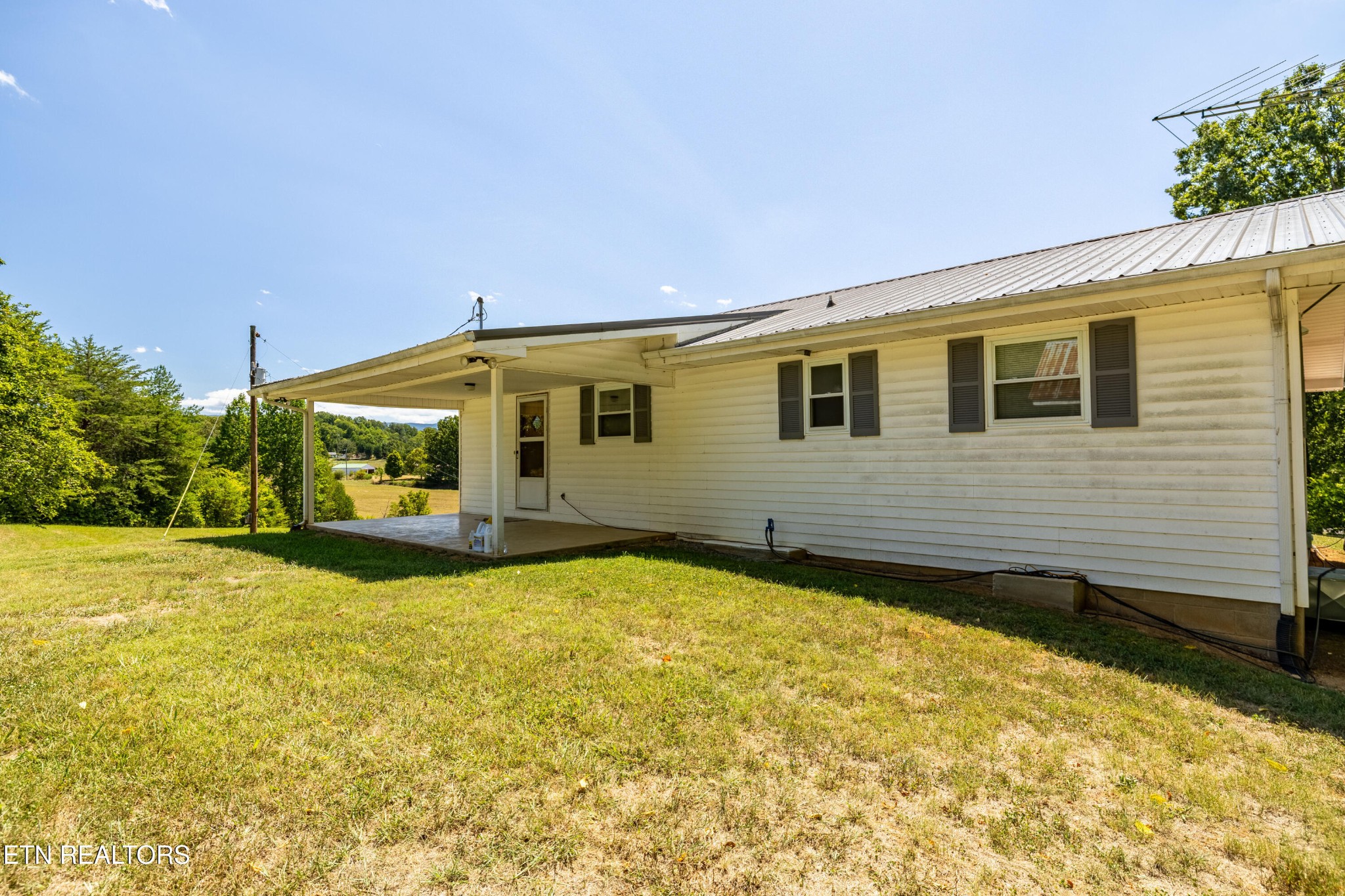 3865 Ballplay Road Tellico Plains, TN 37385 - Photo 14 of 46