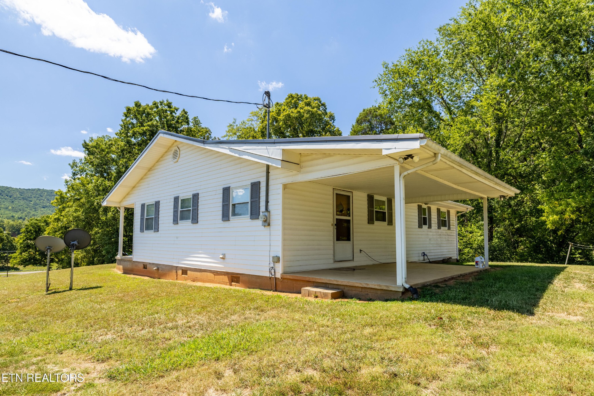 3865 Ballplay Road Tellico Plains, TN 37385 - Photo 7 of 46