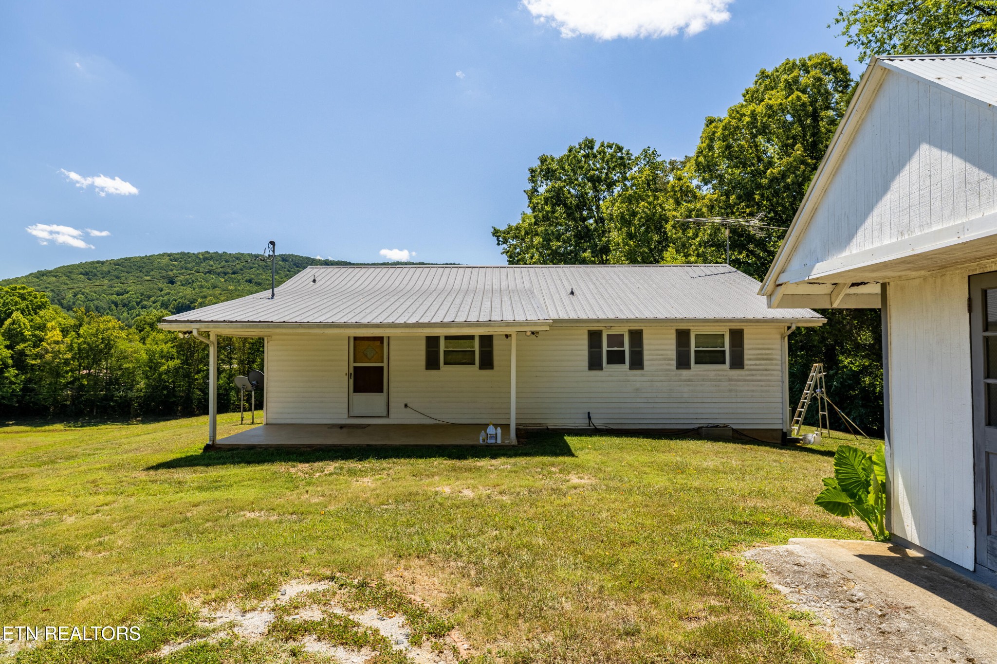 3865 Ballplay Road Tellico Plains, TN 37385 - Photo 9 of 46
