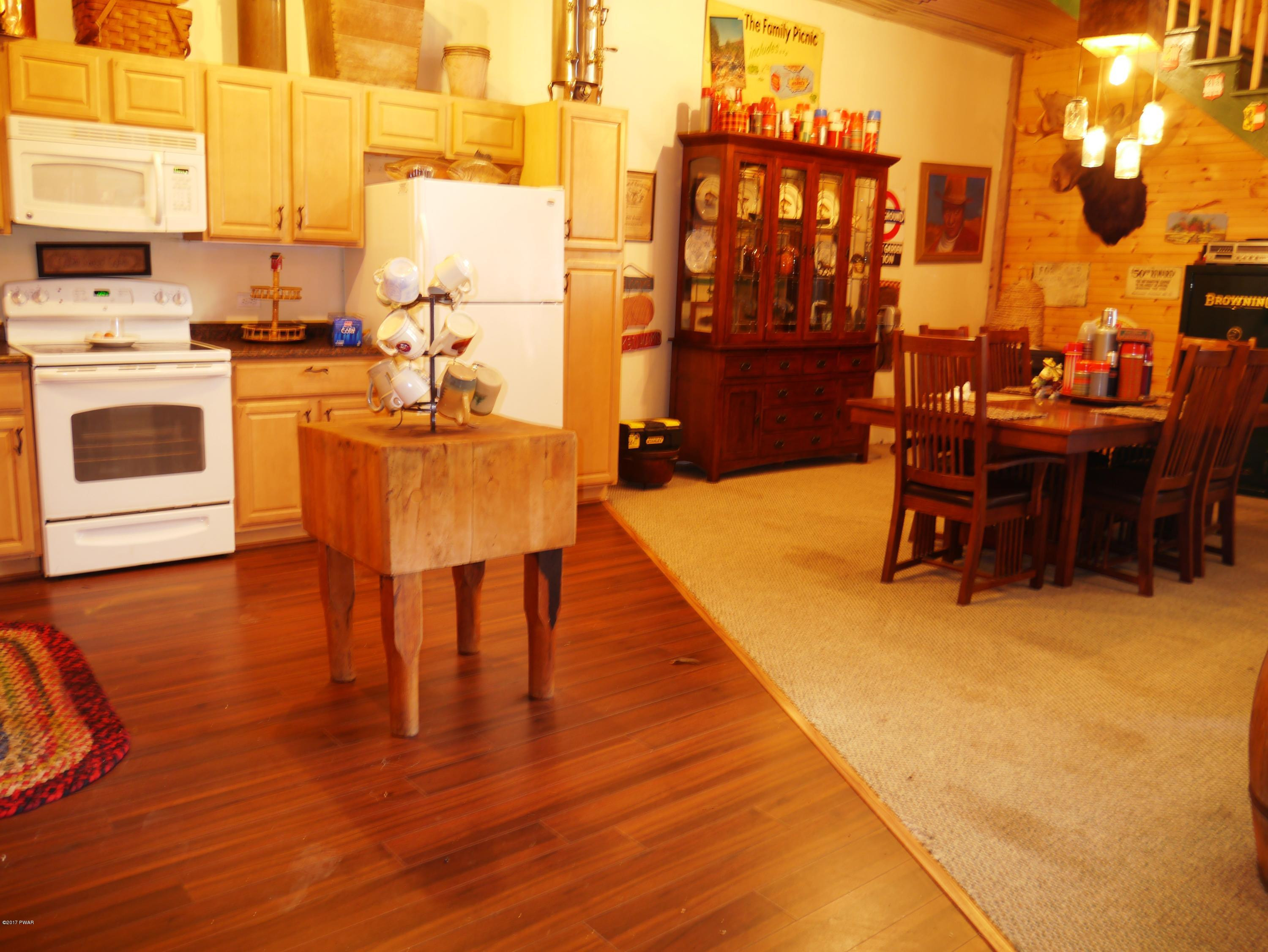 239 Stockport Road Lake Como, PA 18437 - Photo 12 of 32 Kitchen / Dining