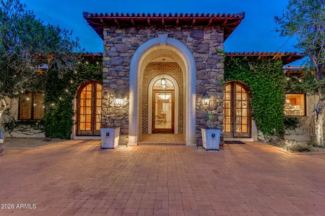 $15,000 | 6526 East Exeter Boulevard, Scottsdale, AZ 85251