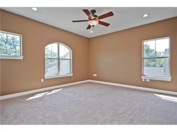$2,295 | 9122 Balcones Club Drive, Unit 6, Austin, TX 78750