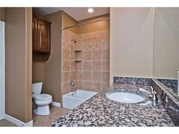 $2,295 | 9122 Balcones Club Drive, Unit 6, Austin, TX 78750