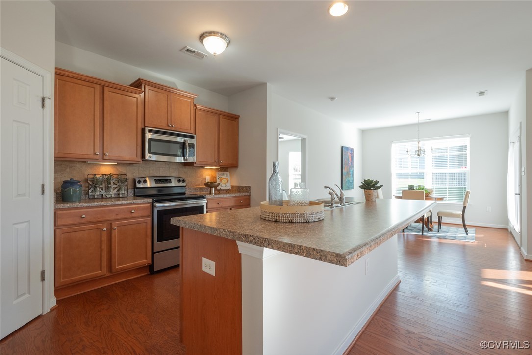 8116 Old Glen Dale Court Mechanicsville, VA 23116 - Photo 12 of 50 Kitchen