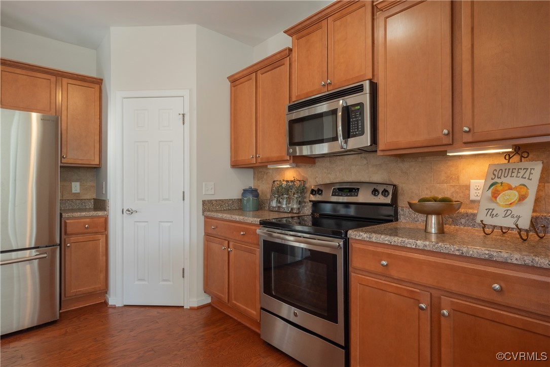 8116 Old Glen Dale Court Mechanicsville, VA 23116 - Photo 15 of 50 Kitchen