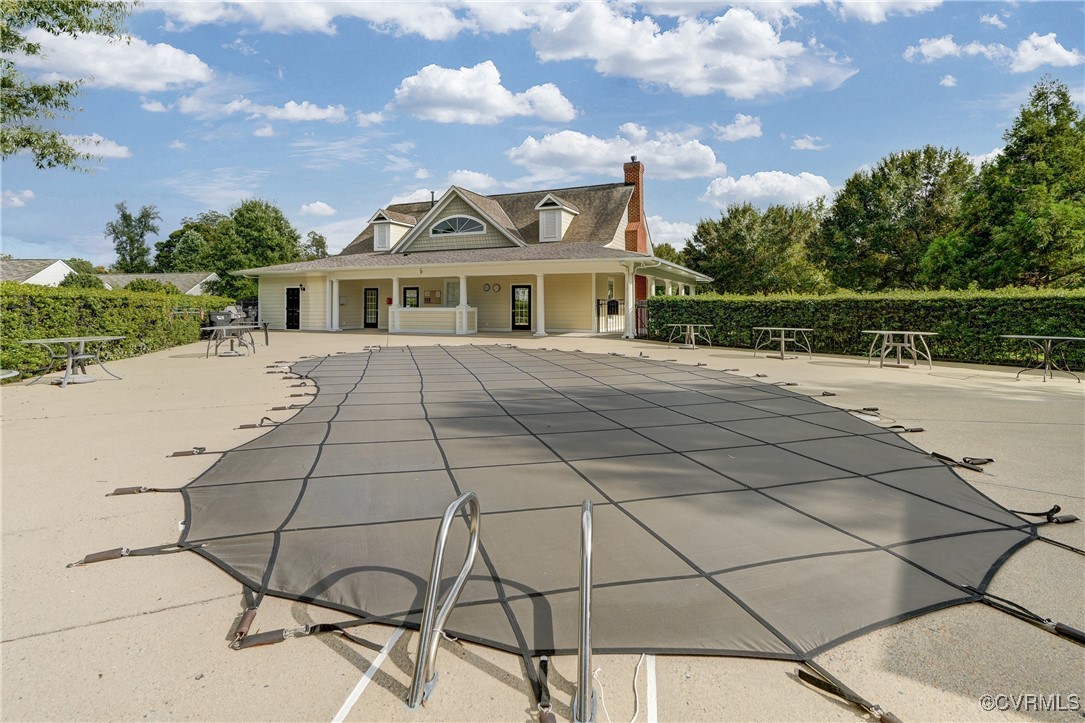 8116 Old Glen Dale Court Mechanicsville, VA 23116 - Photo 47 of 50 Clubhouse Community Pool
