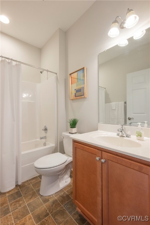 8116 Old Glen Dale Court Mechanicsville, VA 23116 - Photo 6 of 50 Hall bathroom with closet