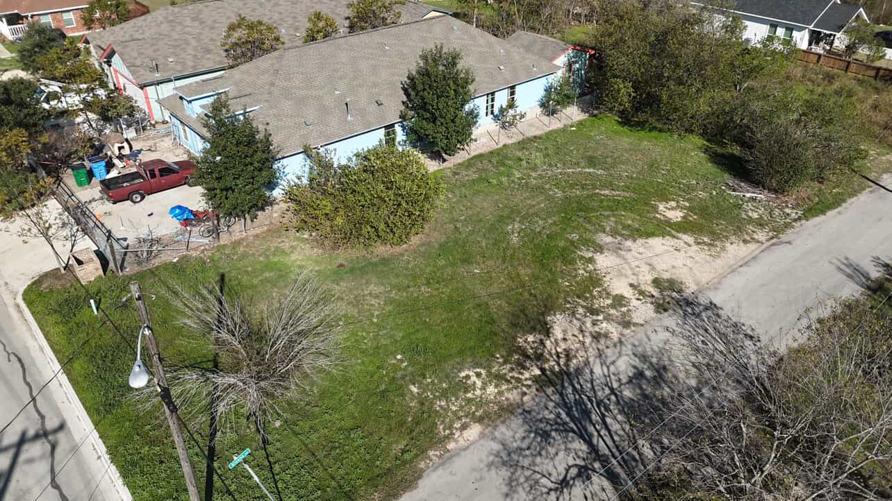 110 North Robinson Street Taylor, TX 76574 - Photo 3 of 6 an aerial view of a house
