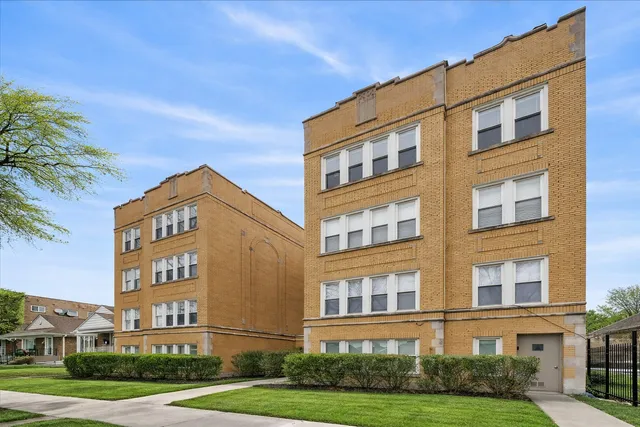 $250,000 | 6311 North Albany Avenue, Unit 3A, Chicago, IL 60659