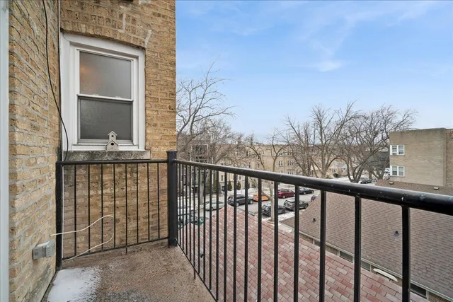 $250,000 | 6311 North Albany Avenue, Unit 3A, Chicago, IL 60659