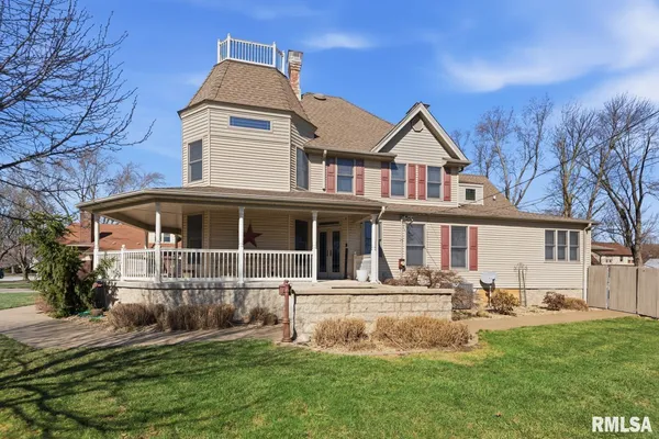 $350,000 | 1618 South Main Street, Jacksonville, IL 62650