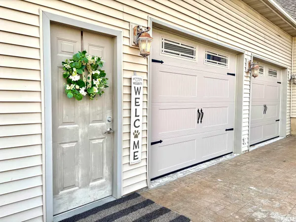 $350,000 | 1618 South Main Street, Jacksonville, IL 62650