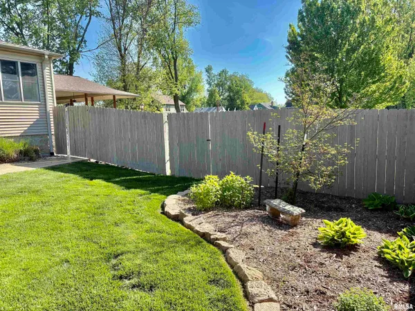 $350,000 | 1618 South Main Street, Jacksonville, IL 62650