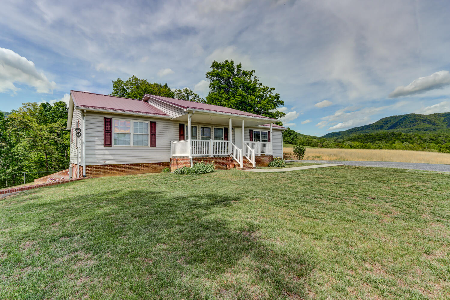 11790 Narrow Passage Road Eagle Rock, VA 24085 - Photo 38 of 54 IMG_0171_2_3_4_5