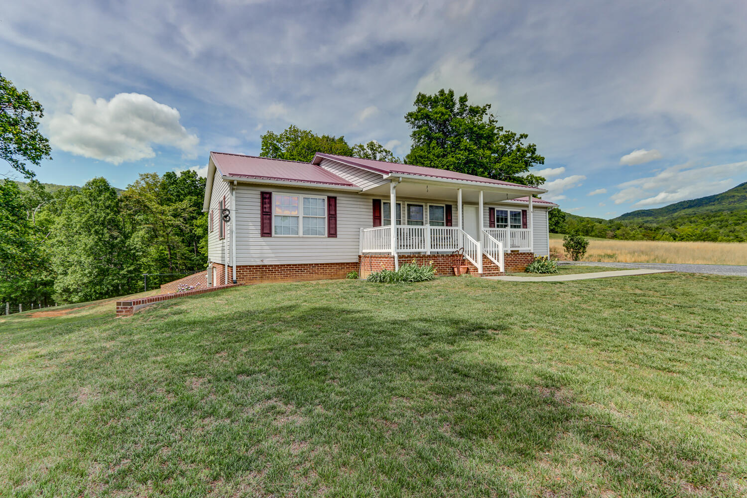 11790 Narrow Passage Road Eagle Rock, VA 24085 - Photo 39 of 54 IMG_0181_2_3_4_5