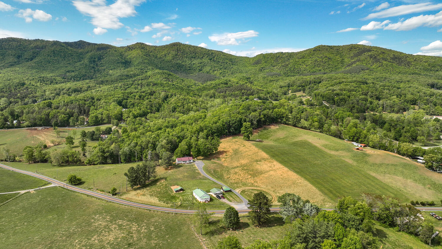 11790 Narrow Passage Road Eagle Rock, VA 24085 - Photo 8 of 54 DJI_0430