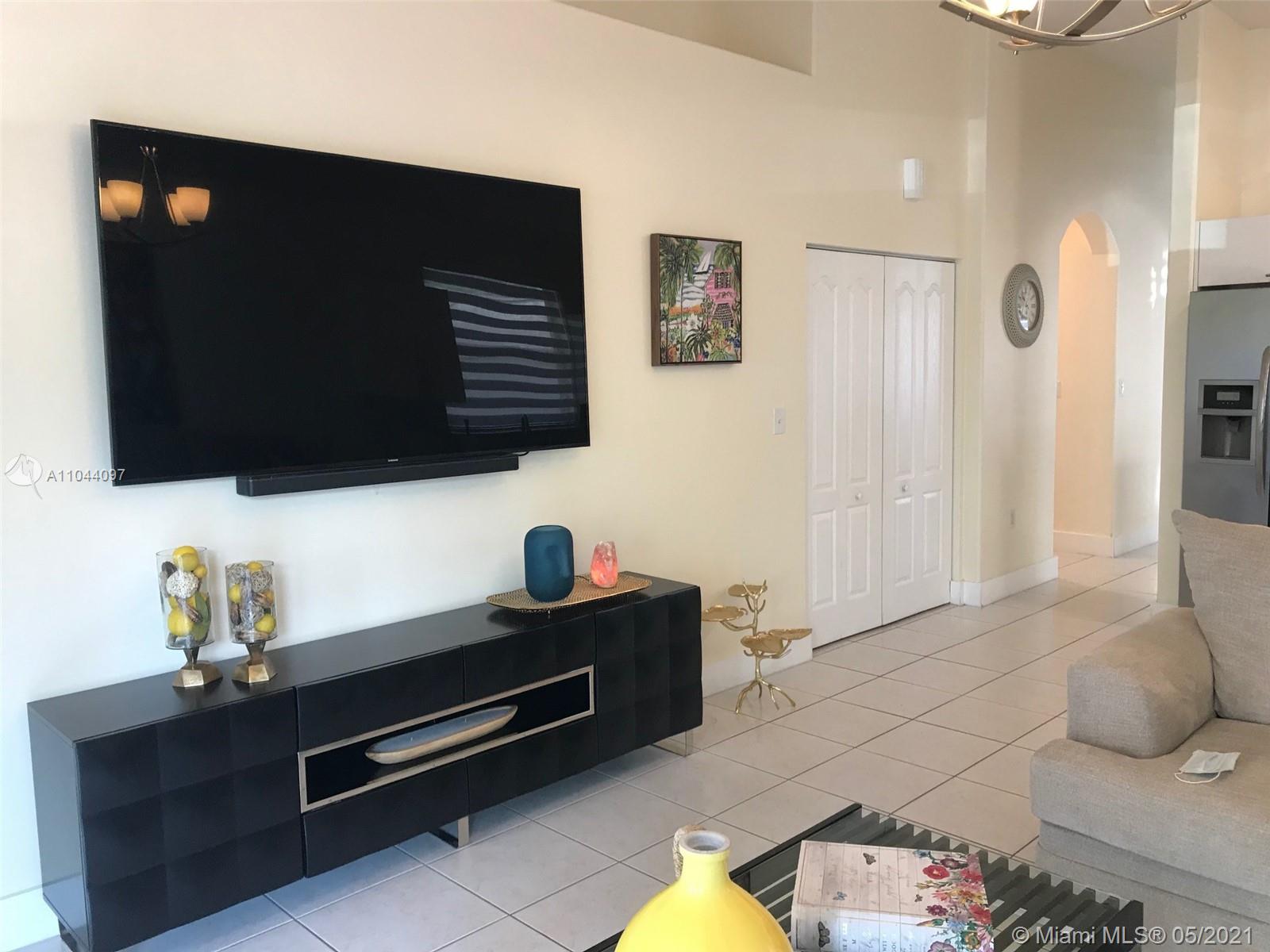 16057 Southwest 68th Street Miami, FL 33193 - Photo 11 of 34