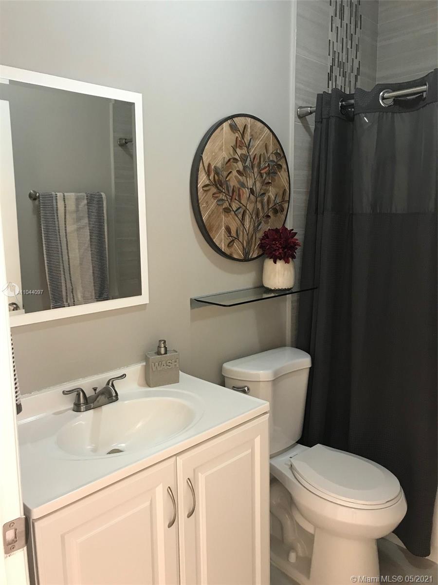 16057 Southwest 68th Street Miami, FL 33193 - Photo 15 of 34