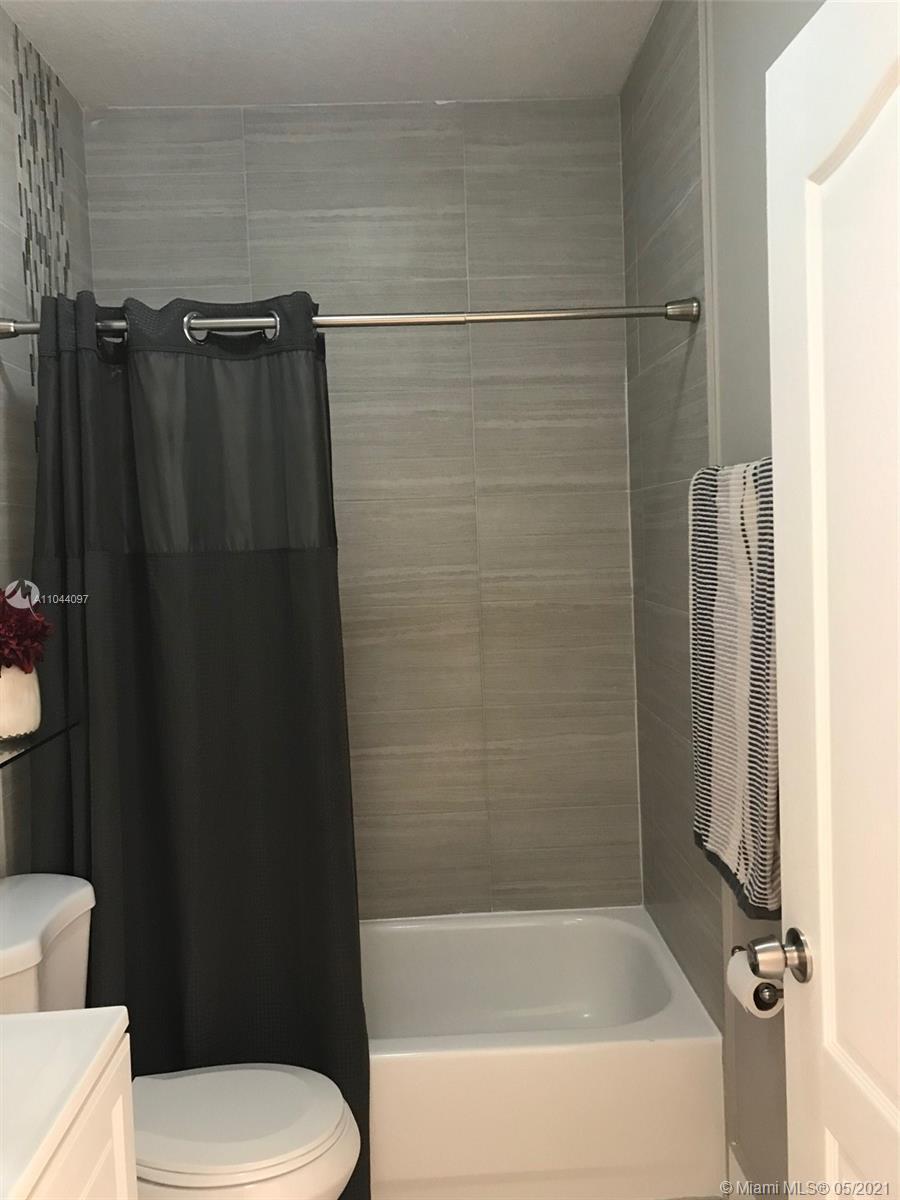 16057 Southwest 68th Street Miami, FL 33193 - Photo 16 of 34