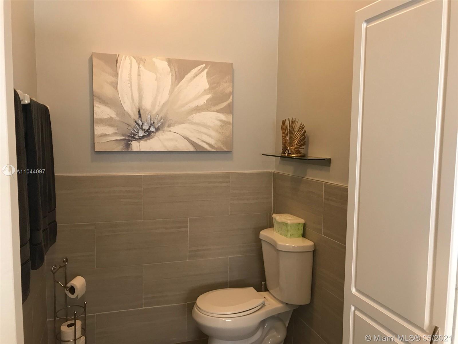 16057 Southwest 68th Street Miami, FL 33193 - Photo 17 of 34