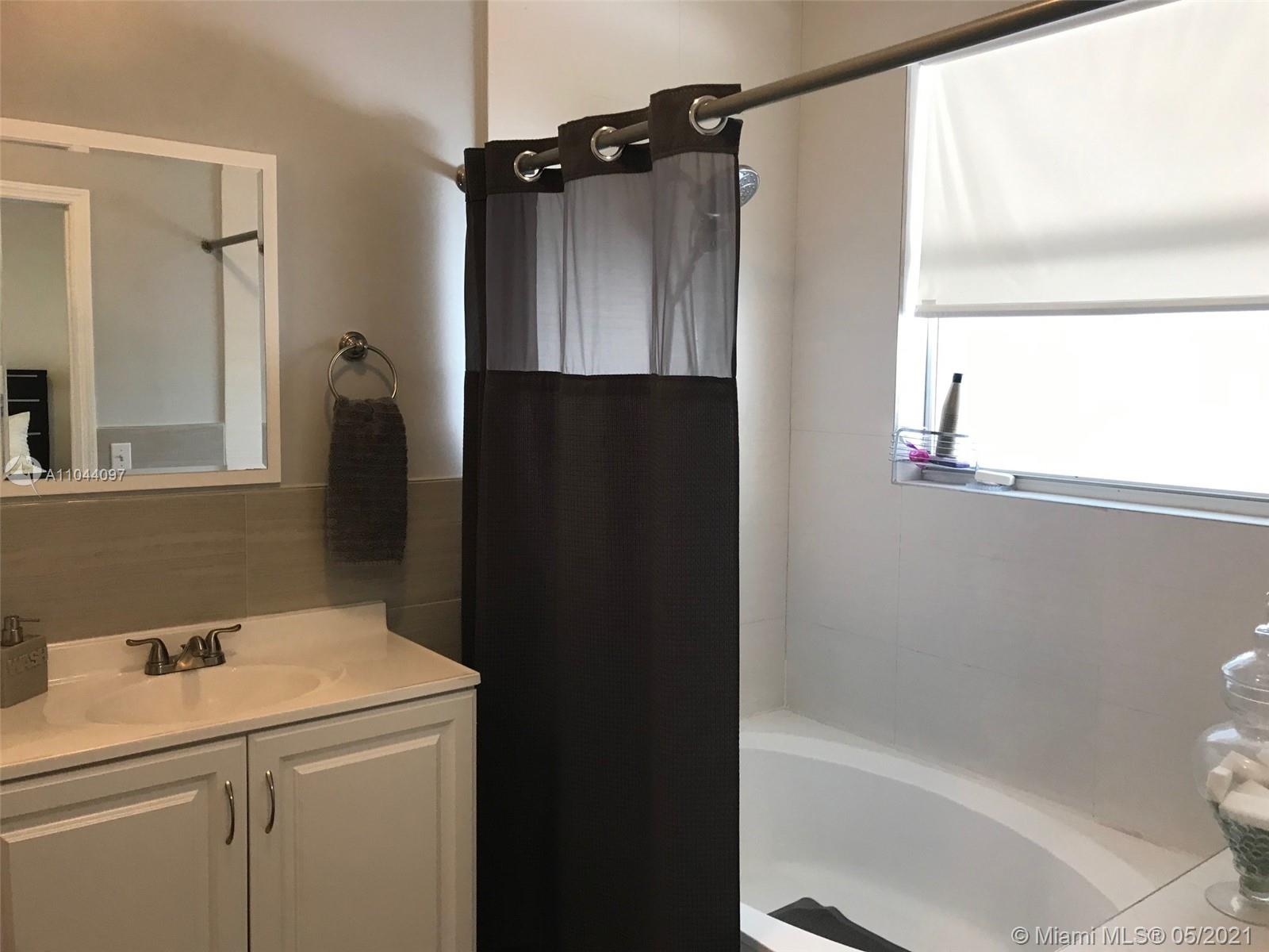 16057 Southwest 68th Street Miami, FL 33193 - Photo 18 of 34