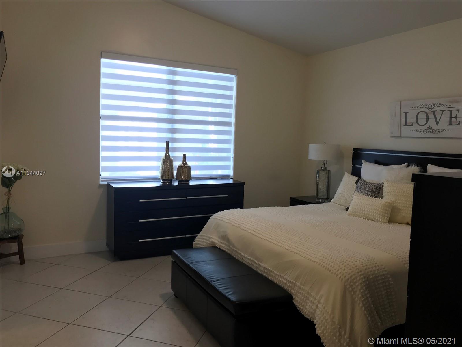 16057 Southwest 68th Street Miami, FL 33193 - Photo 20 of 34