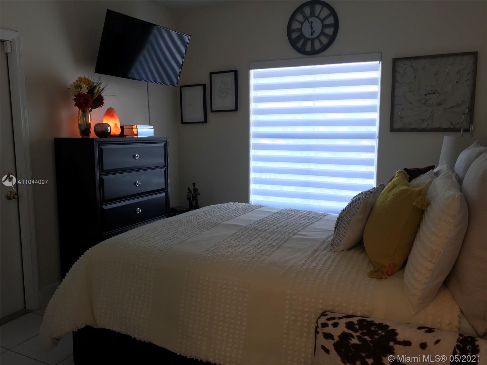16057 Southwest 68th Street Miami, FL 33193 - Photo 22 of 34