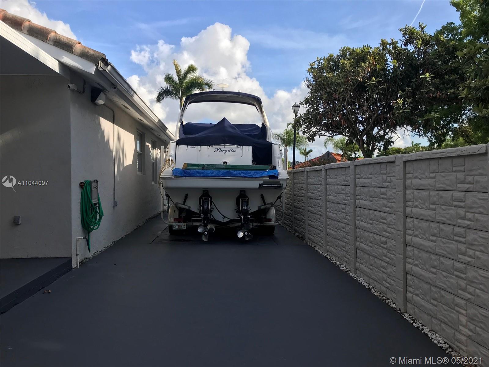 16057 Southwest 68th Street Miami, FL 33193 - Photo 27 of 34