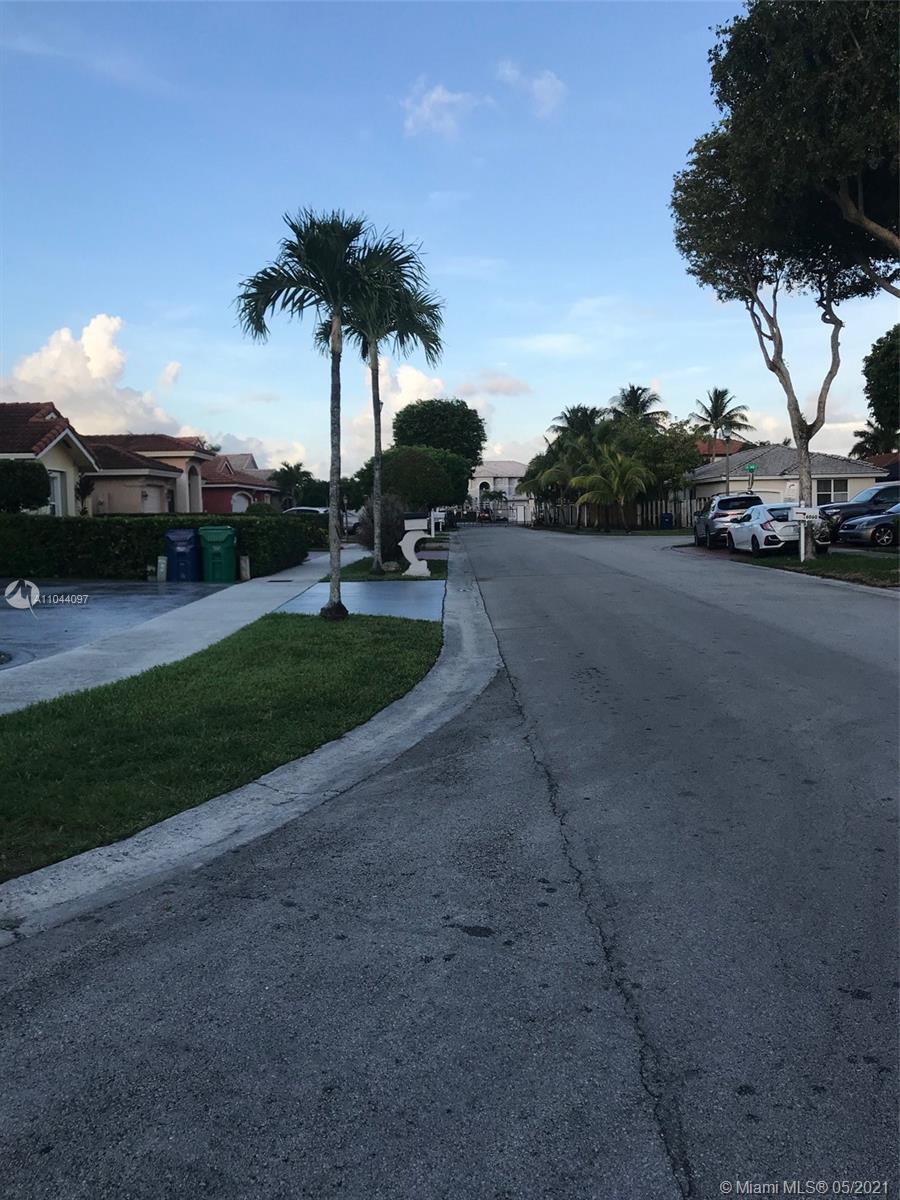 16057 Southwest 68th Street Miami, FL 33193 - Photo 34 of 34