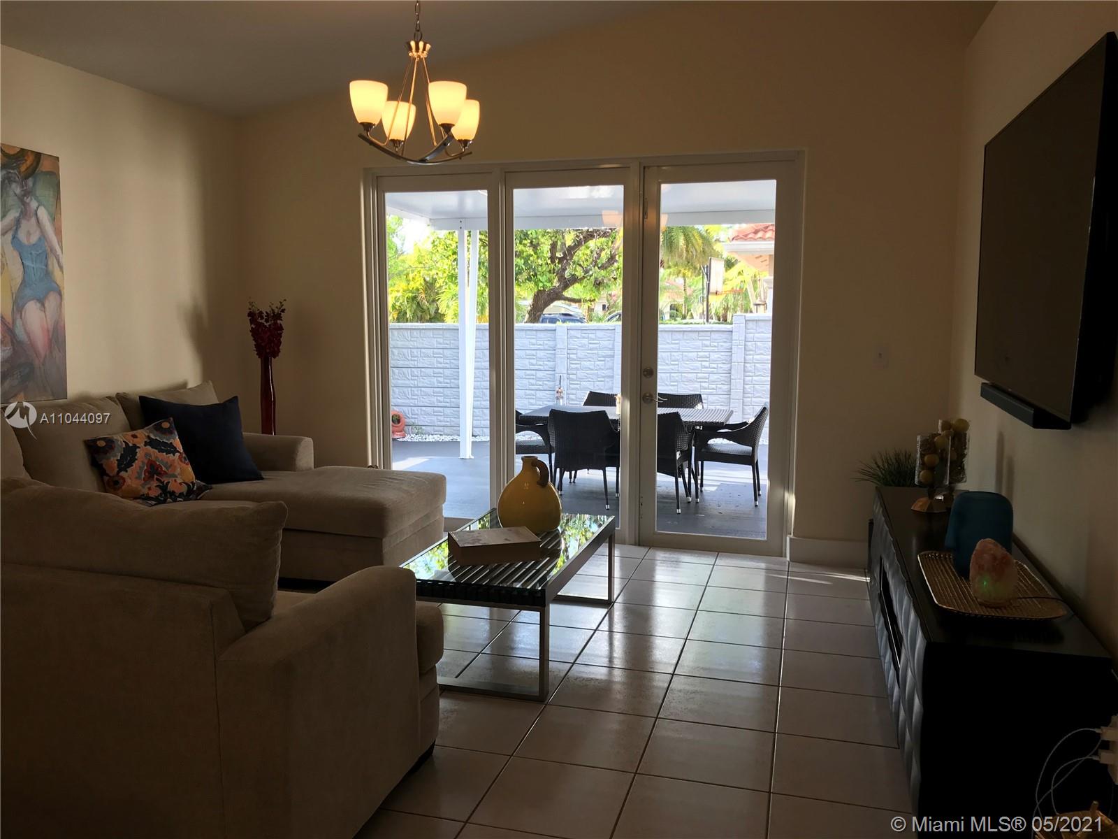 16057 Southwest 68th Street Miami, FL 33193 - Photo 9 of 34