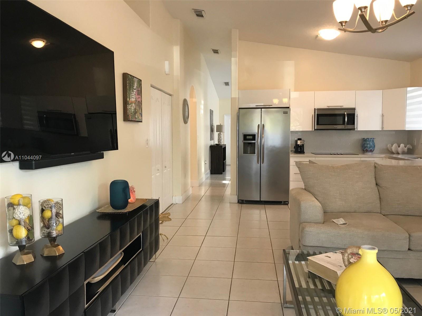 16057 Southwest 68th Street Miami, FL 33193 - Photo 10 of 34