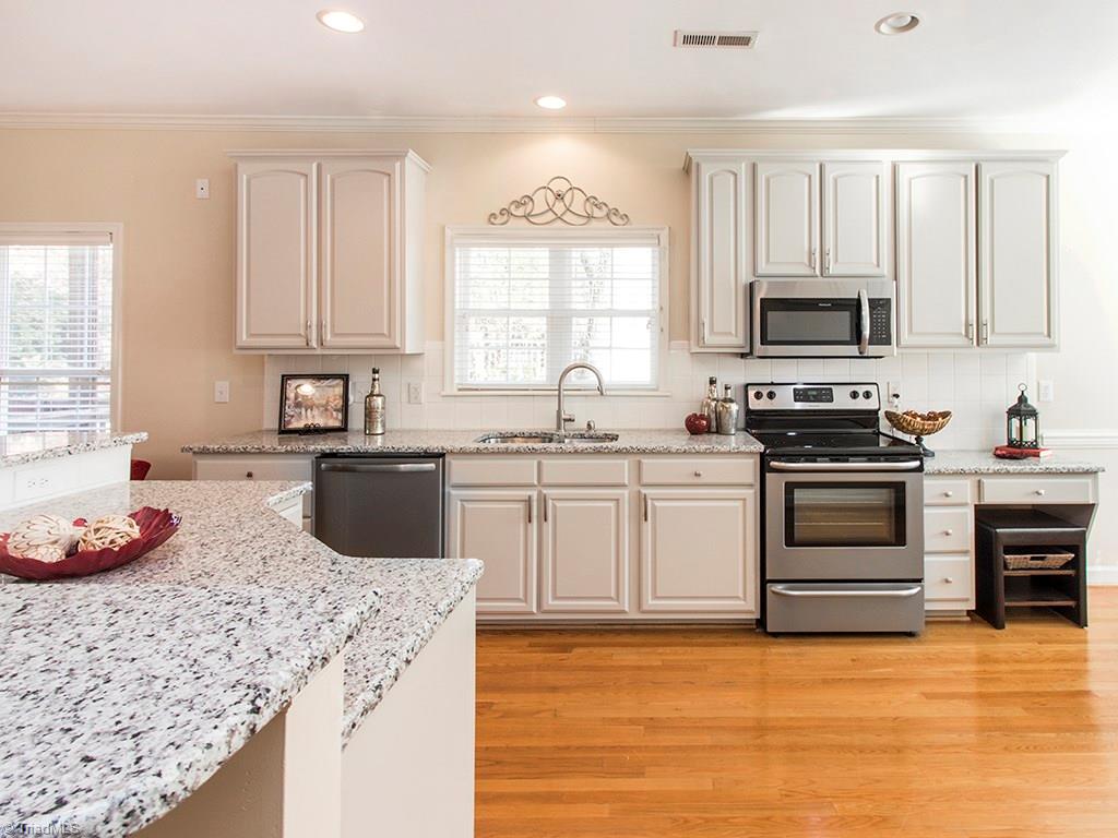 5303 Nantucket Road Greensboro, NC 27455 - Photo 8 of 26 Gallery Image 8