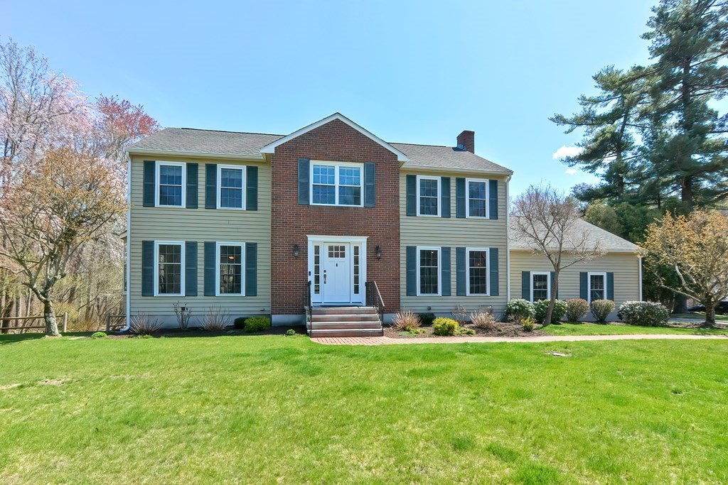 18 Oriole Road Medfield, MA 02052 - Photo 1 of 42 Gallery Image 1