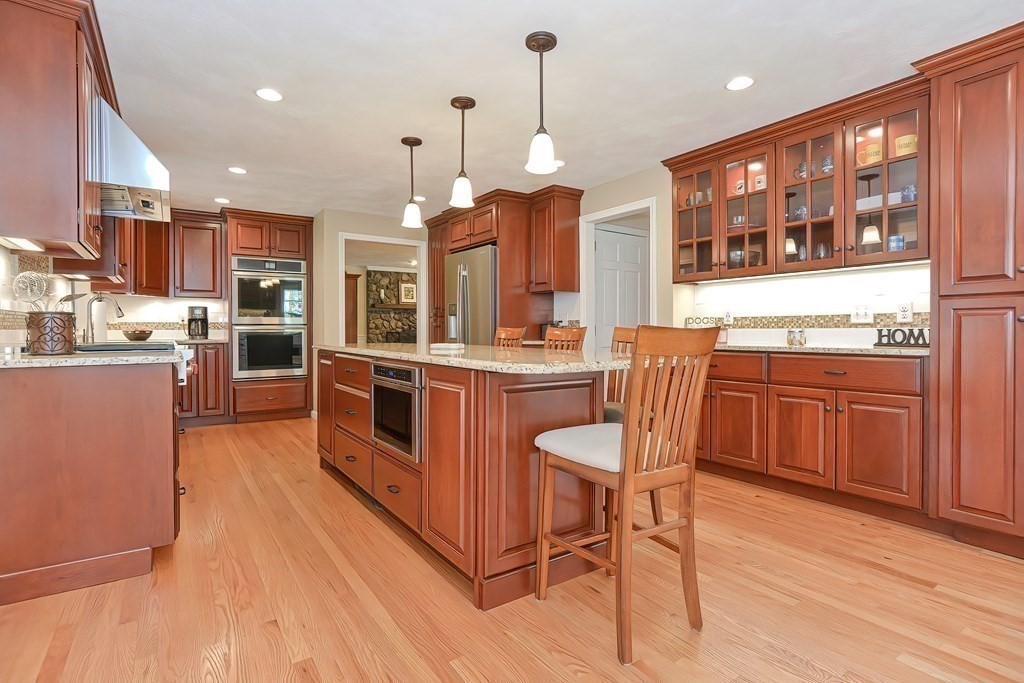 18 Oriole Road Medfield, MA 02052 - Photo 11 of 42 Gallery Image 11